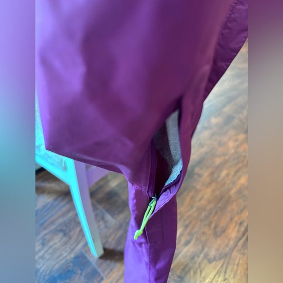 The North Face Jacket Purple Lightweight Hood Size Medium Womens EUC Fall Rain - Picture 8 of 9